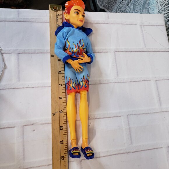 COOL Monster High G3 Scare-adise Island Heath Burns Doll 12" Articulated - Picture 9 of 9